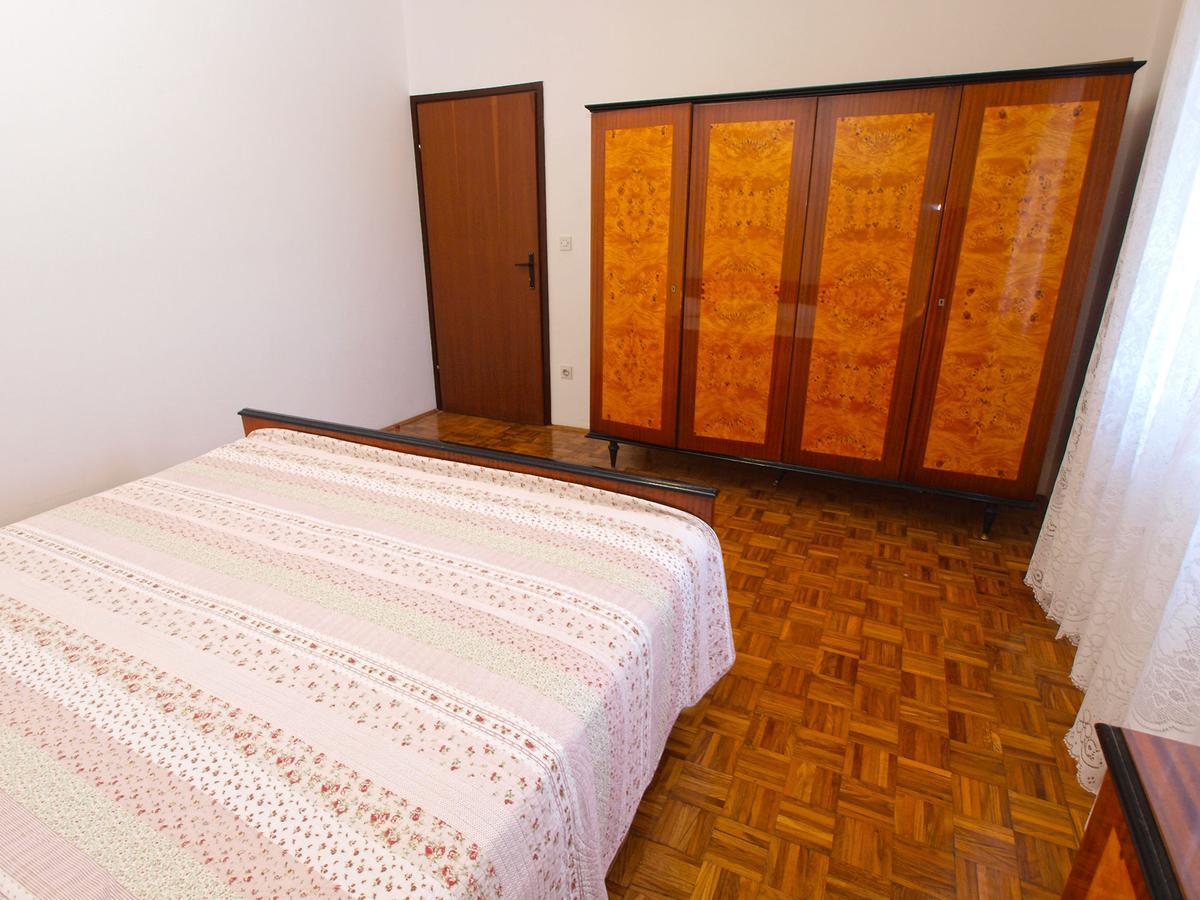 Apartments Ivan 1031 法扎纳 外观 照片