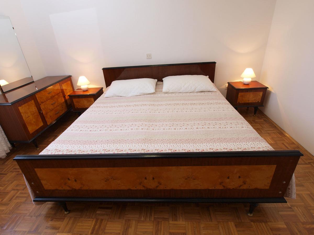 Apartments Ivan 1031 法扎纳 外观 照片