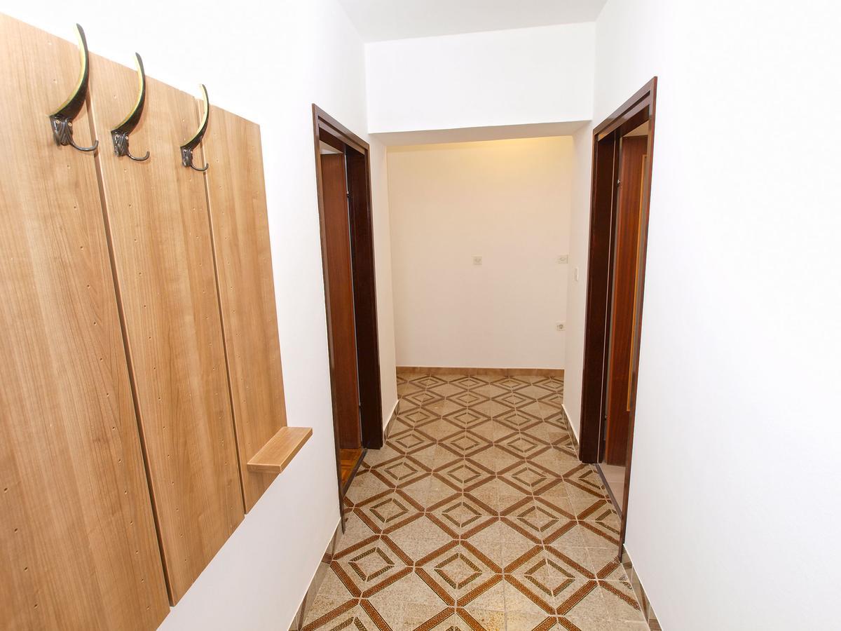 Apartments Ivan 1031 法扎纳 外观 照片