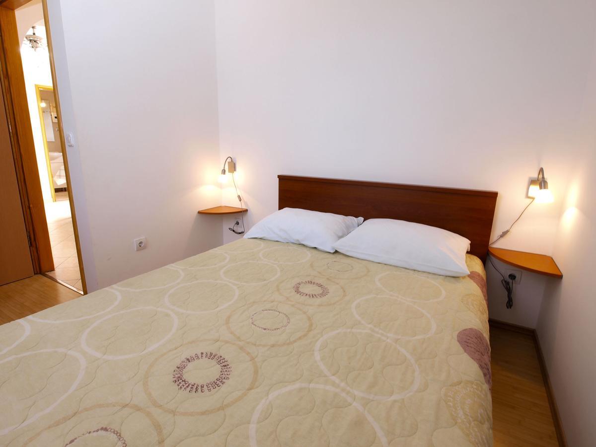 Apartments Ivan 1031 法扎纳 外观 照片